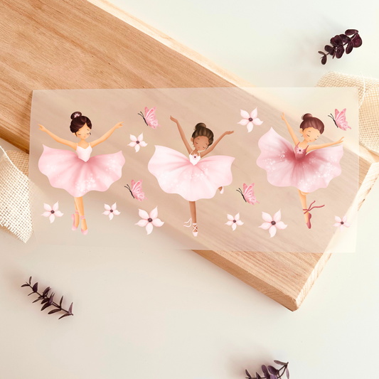 Bügelbild-Set mit drei Ballerinas, Schmetterlingen und Blüten im Aquarell-Stil in Rosa zum Aufbügeln