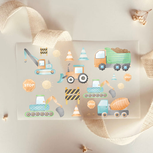 Bügelbild-Set mit Baufahrzeugen wie Bagger, Traktor und Mischer im Aquarell-Stil zum Aufbügeln für Kinder