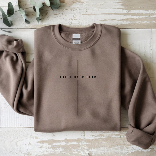Bügelbild mit Schriftzug "Faith Over Fear" im minimalistischen Design zum Aufbügeln