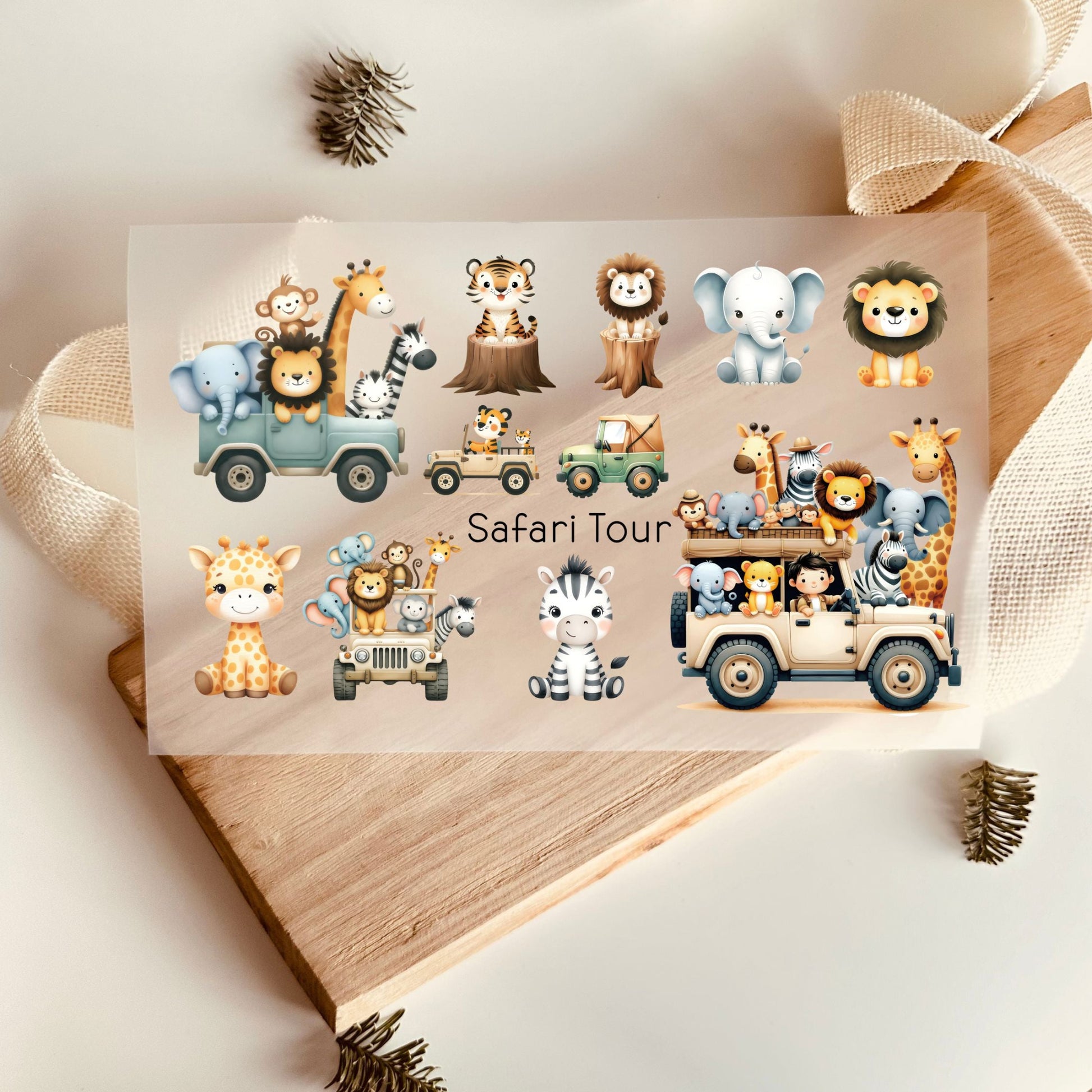 Bügelbild-Set mit Safari-Tieren wie Elefant, Giraffe, Löwe und Zebra im Aquarell-Stil und Schriftzug "Safari Tour"