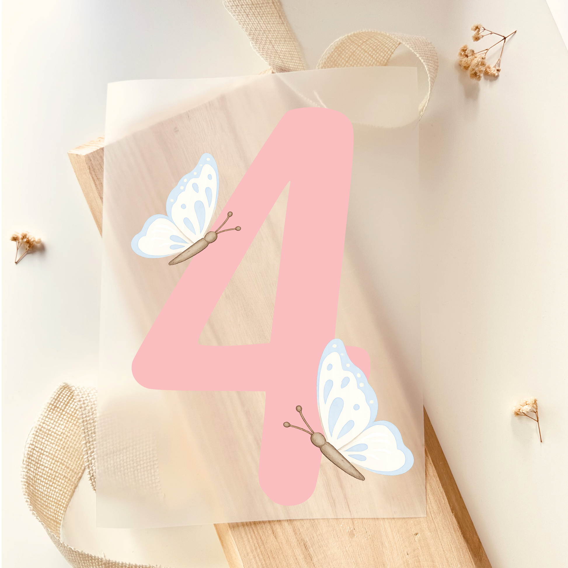 Bügelbild Zahl 4 Schmetterling Rosa Weiß Kinder Geburtstag