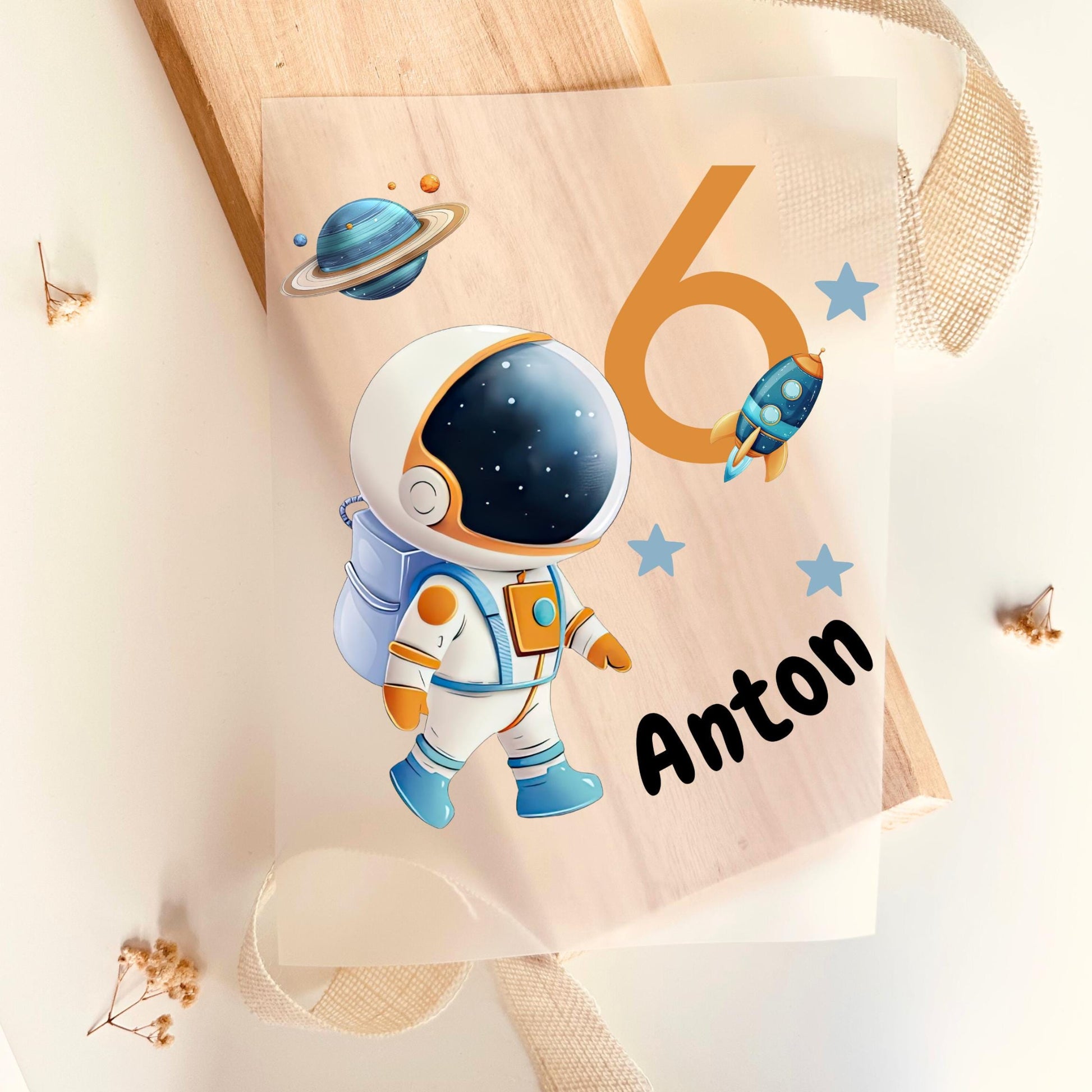 Bügelbild Zahl 6 Astronaut Weltraum Aquarell Orange Blau Personalisiert mit Name Jungen Geburtstag